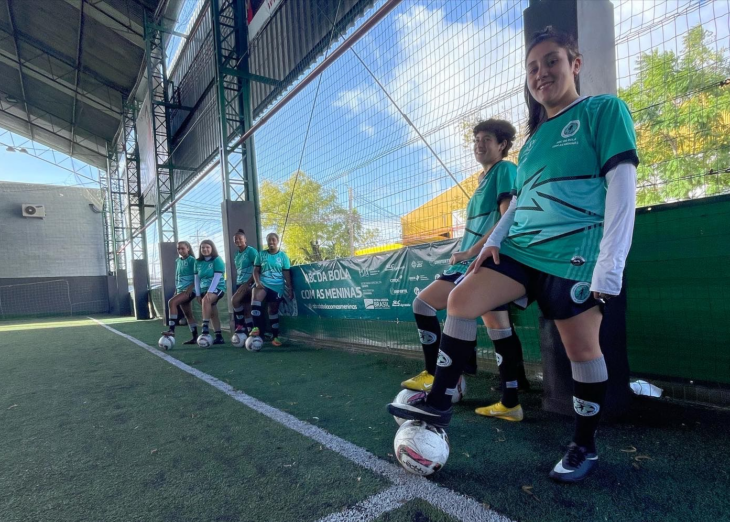 BRDE apoia projeto que incentiva empoderamento e a prática de futebol entre meninas  