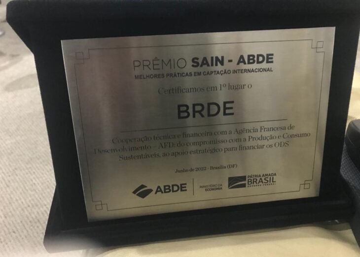 Parceria do BRDE com Agência Francesa de Desenvolvimento conquista Prêmio SAIN-ABDE Parceria do BRDE com Agência Francesa de Desenvolvimento conquista Prêmio SAIN-ABDE
