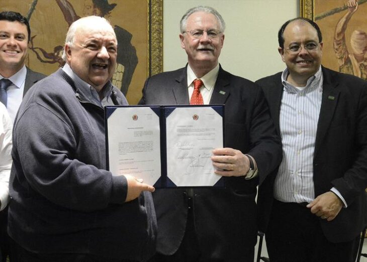 BRDE será parceiro da Prefeitura de Curitiba no projeto Muralha Digital BRDE será parceiro da Prefeitura de Curitiba no projeto Muralha Digital