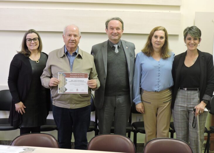 BRDE recebe homenagem por apoio a projeto do HC que trata idosos com estenose aórtica