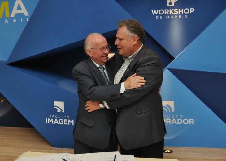 BRDE e MOVERGS firmam acordo de cooperação técnica na Movelsul BRDE e MOVERGS firmam acordo de cooperação técnica na Movelsul