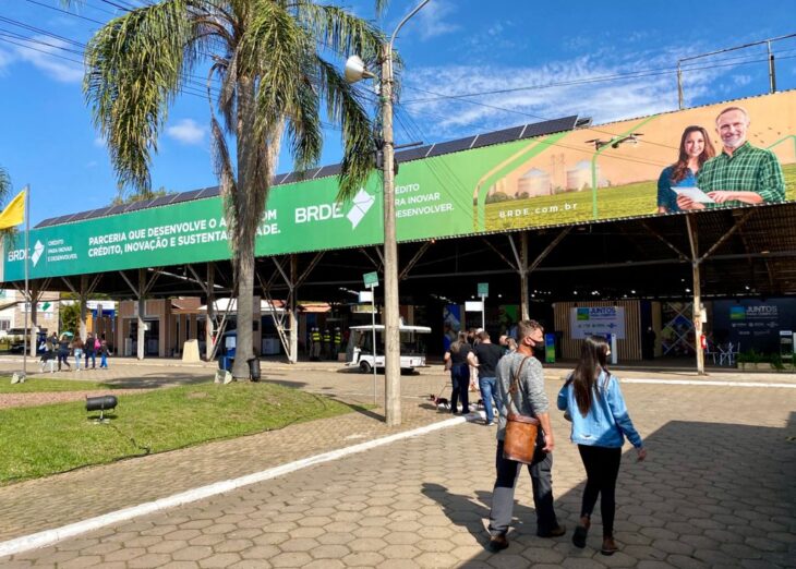 Na 44ª Expointer, BRDE anuncia R$ 369 milhões para o agronegócio Na 44ª Expointer, BRDE anuncia R$ 369 milhões para o agronegócio
