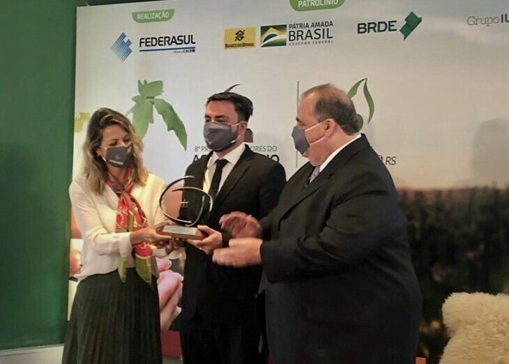 Vencedores do agronegócio são premiados pela Federasul na Expointer com apoio do BRDE Vencedores do agronegócio são premiados pela Federasul na Expointer com apoio do BRDE