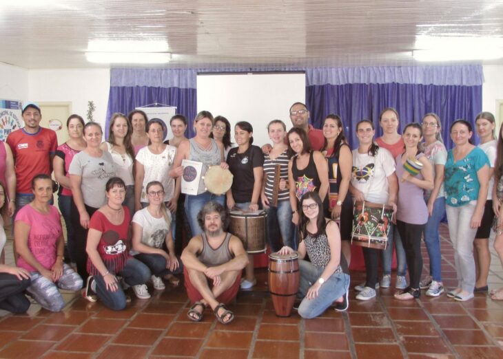 Projeto patrocinado pelo BRDE oferece oficinas de música a 249 educadores Projeto patrocinado pelo BRDE oferece oficinas de música a 249 educadores