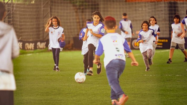 Projeto unifica diferentes atividades esportivas e culturais para jovens em vulnerabilidade Projeto unifica diferentes atividades esportivas e culturais para jovens em vulnerabilidade