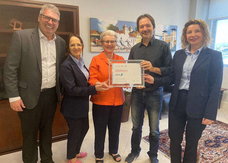 BRDE recebe reconhecimento por apoio a hospital catarinense