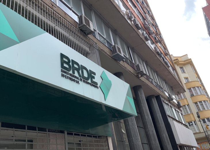 BRDE disponibiliza adiamento de dívidas para empresas atingidas pelas enchentes