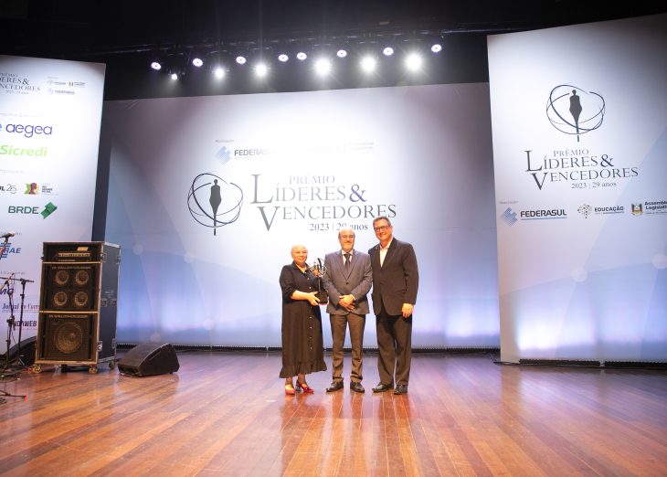 Prêmio Líderes & Vencedores 2023 tem entrega de troféus