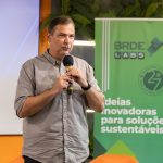 Alan Costa palestra no evento de encerramento do BRDE Labs