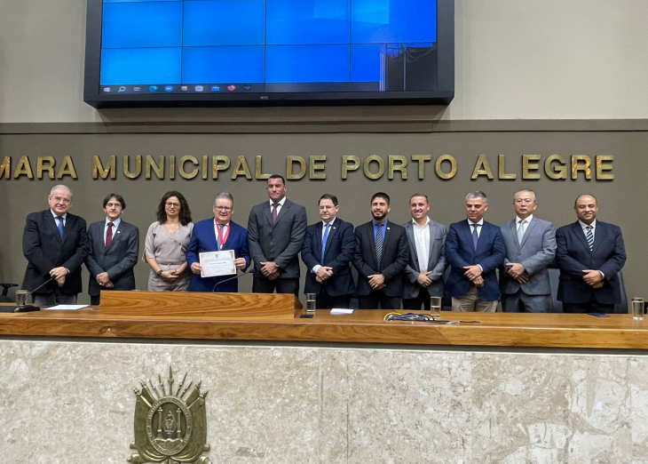 Vice-presidente do BRDE recebe Comenda Porto do Sol