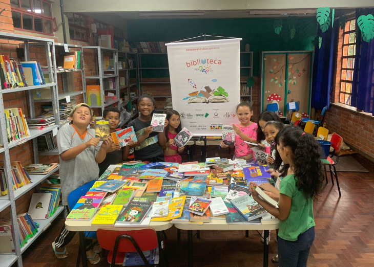 Com apoio do BRDE, projeto reforça bibliotecas em escolas de Porto Alegre