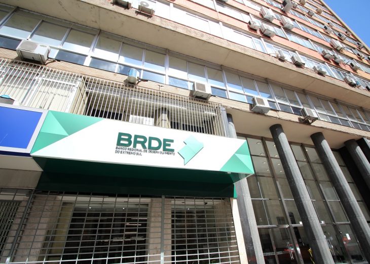 Com salários acima de R$ 10 mil, BRDE abre concurso para vagas nos três estados do Sul