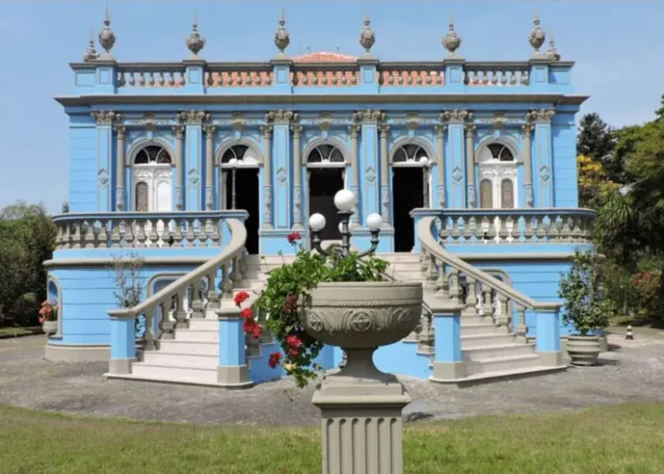 Palacete dos Leões, um espaço para as artes, história e patrimônio cultural dos paranaenses Palacete dos Leões, um espaço para as artes, história e patrimônio cultural dos paranaenses