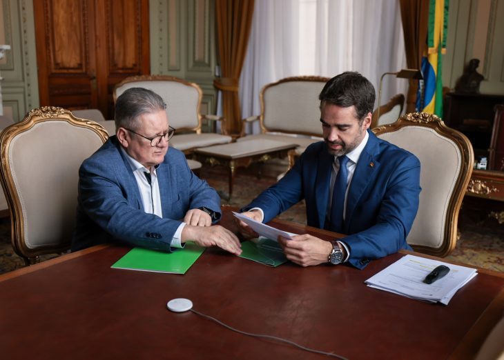 Governador recebe relatório da gestão de Ranolfo como presidente do BRDE Governador recebe relatório da gestão de Ranolfo como presidente do BRDE